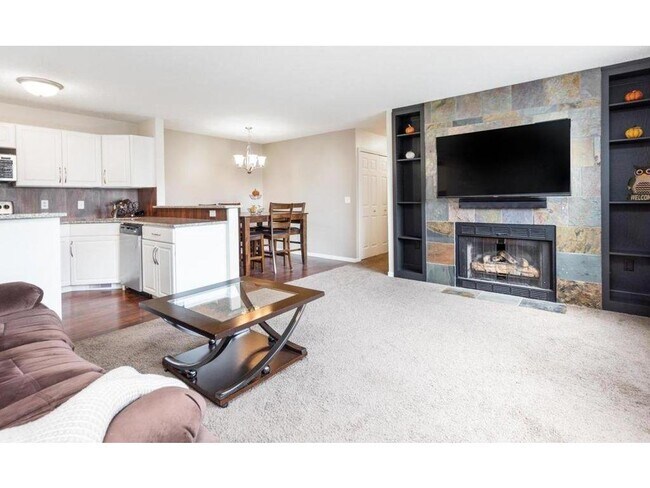 Building Photo - 7634 Wedgewood Way N