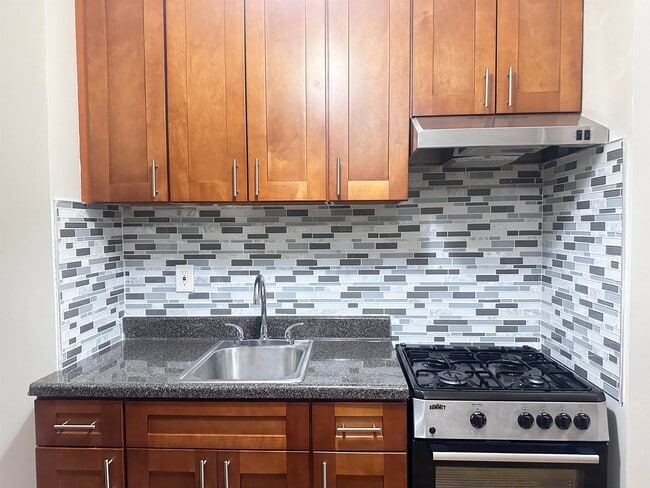 Building Photo - 160 Vroom St