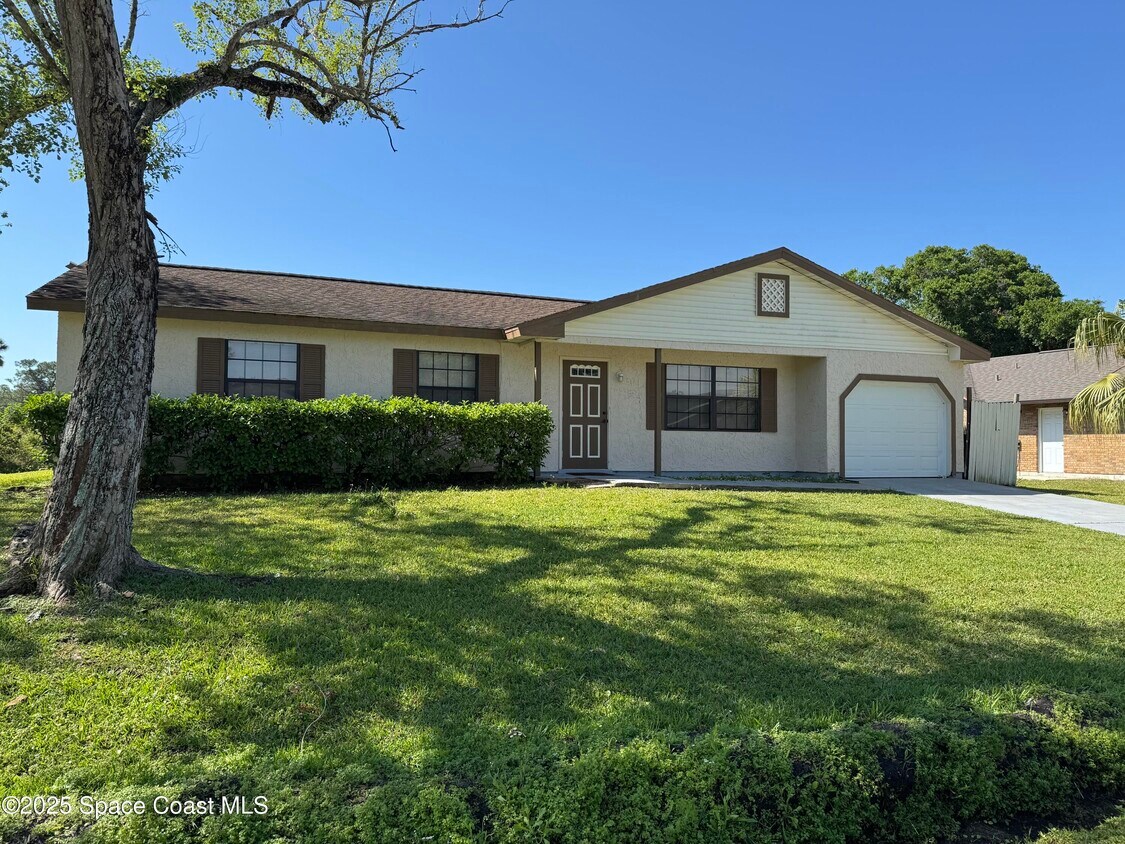 Foto principal - 460 Trier Rd NW