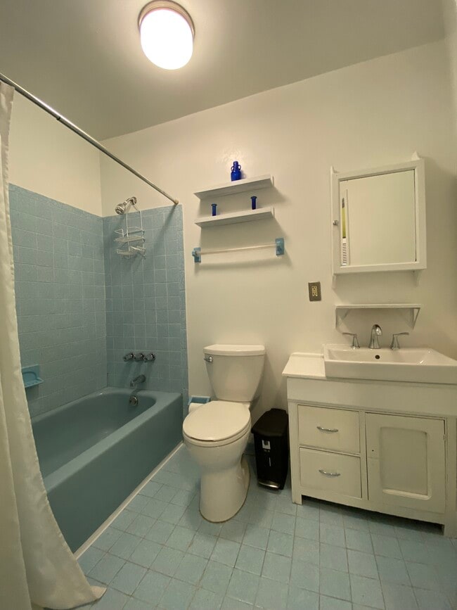 Building Photo - 1618 8th St NW