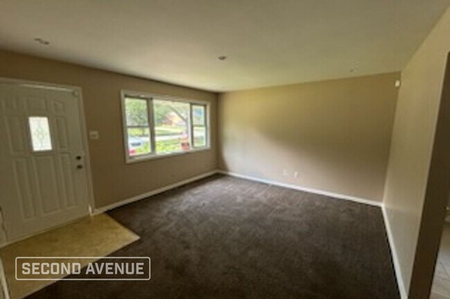 Building Photo - 733 Union Dr