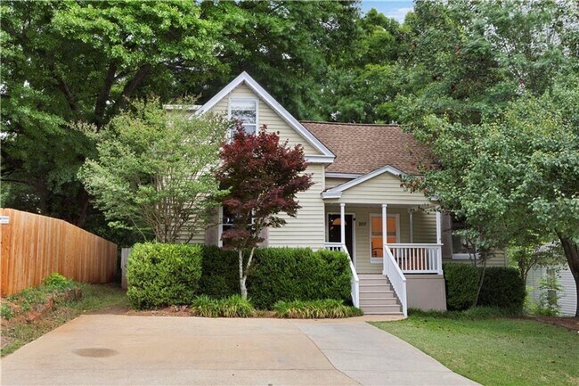 Foto del edificio - Cozy 4 Bed, 3 Bath Home Near Downtown Opelika!