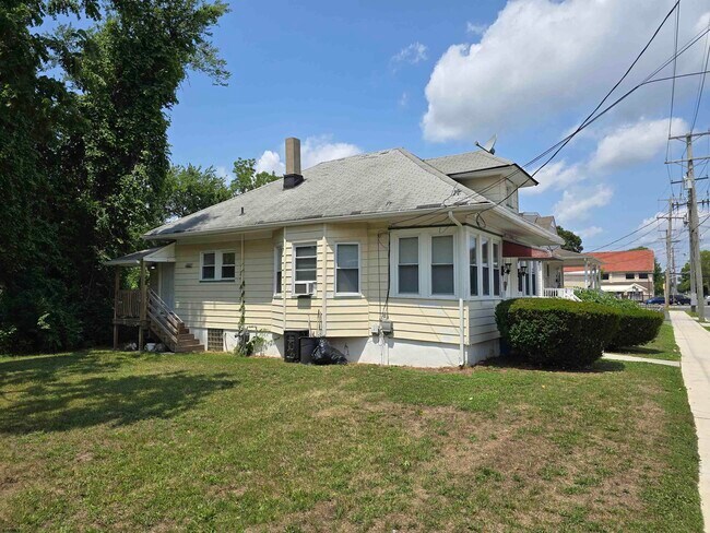 Building Photo - 429 Doughty Rd