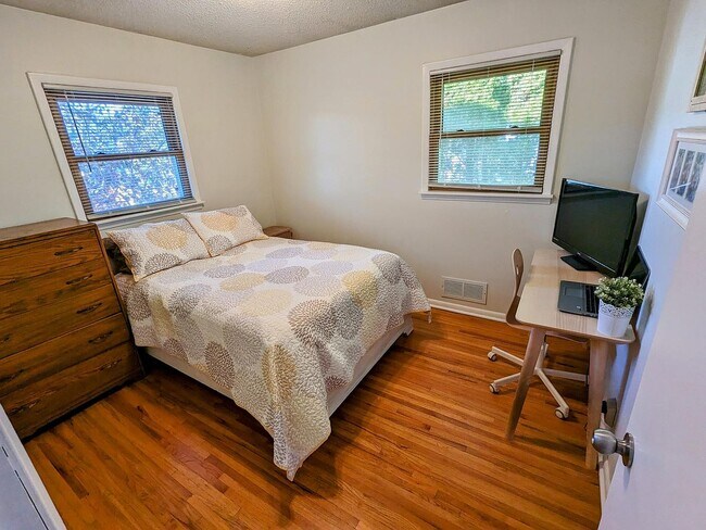 Foto del edificio - 3836 Snelling Ave
