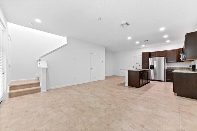 Building Photo - 4093 Longwood Lake Sq