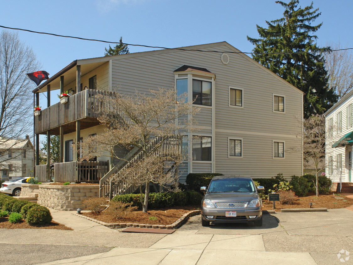 River Point Apartments in Marietta, OH