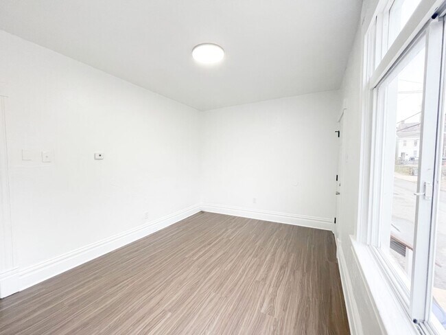 Building Photo - 709-711-711 Industry St