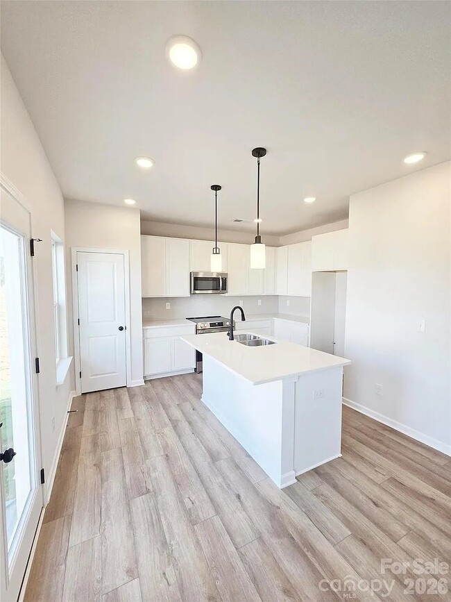 Building Photo - 2130 Zybach Dr