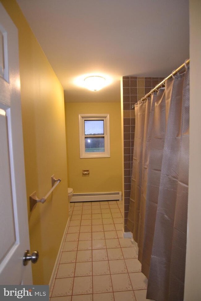 Building Photo - 1079 W Kings Hwy