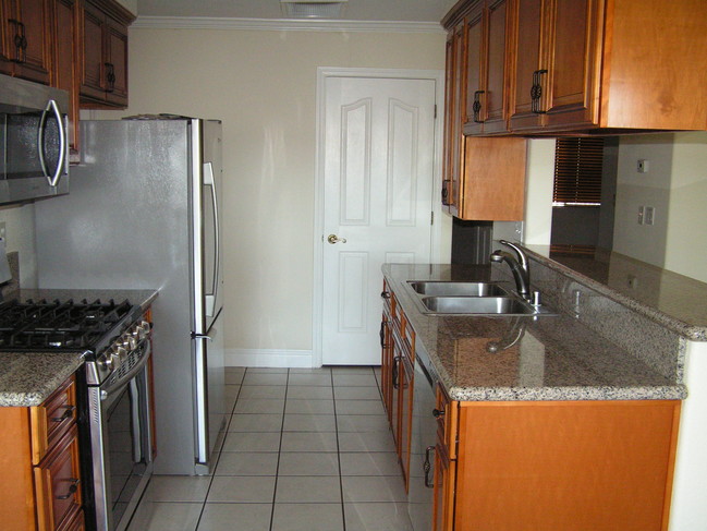 Foto del edificio - 2732 Wilson Ave