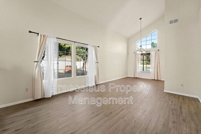 Building Photo - 12183 Via Serrano
