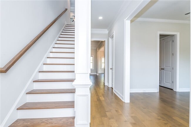 Building Photo - Spacious 5-Bedroom Retreat in One of Aubur...