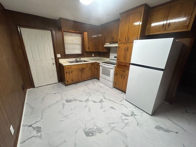 Building Photo - 1219 Suber St