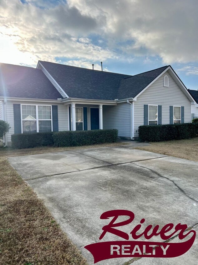Foto principal - 4 Bed 2 Bath Home in Grovetown!