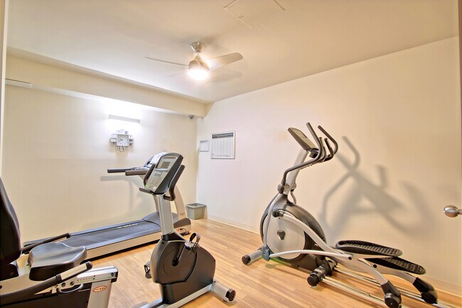 Interior Photo - Rue Mistral