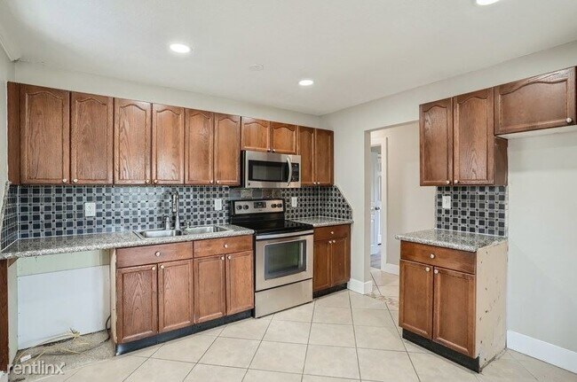 Foto del edificio - 3 br, 2 bath House - 3702 West Reynolds St...