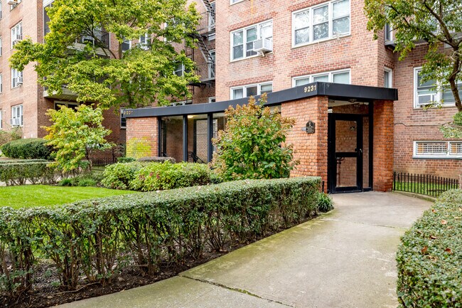 Foto del edificio - 9231 57th Ave
