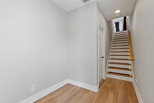 Building Photo - 1129 Venetian Harbor Dr NE