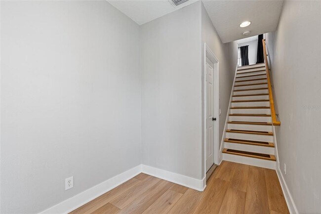 Foto del edificio - 1129 Venetian Harbor Dr NE