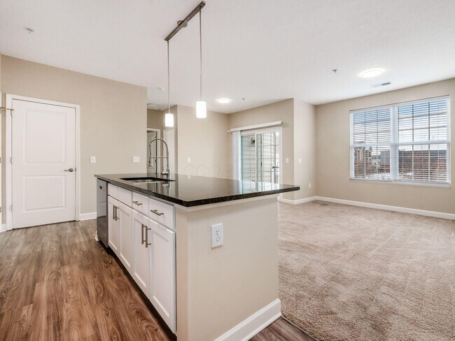 Foto del edificio - 5853 Spruce Forest Dr