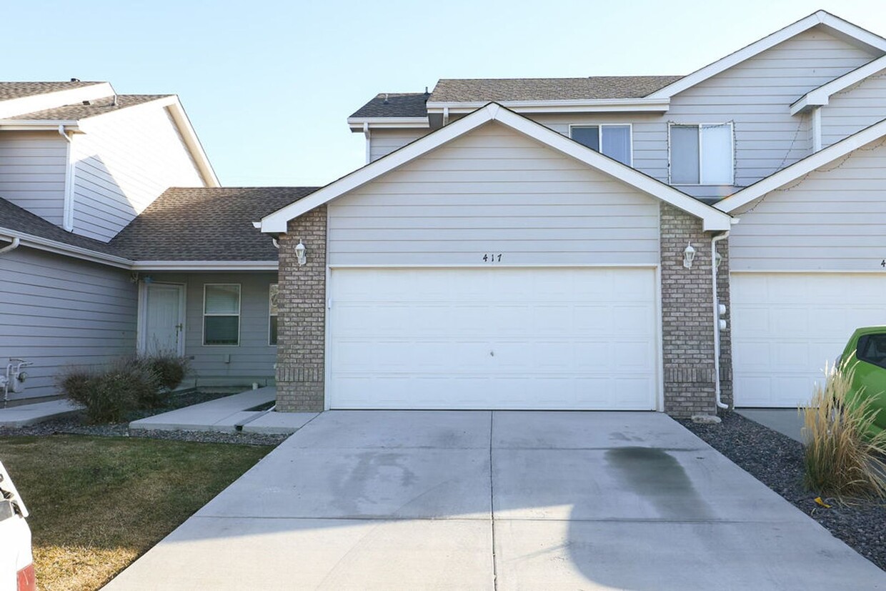 Primary Photo - Beautifully Renovated Town home in Eaton.