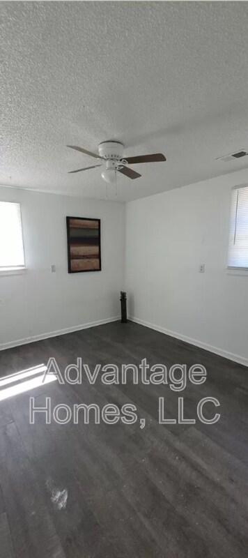 Building Photo - 720-726 N 70th St