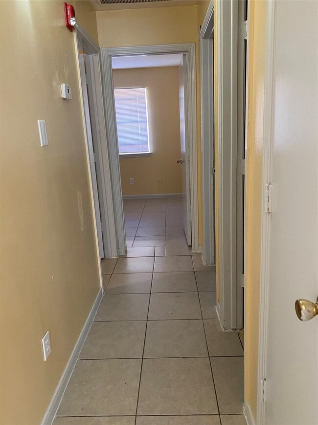 Foto del edificio - 6303 Southwood Ct S