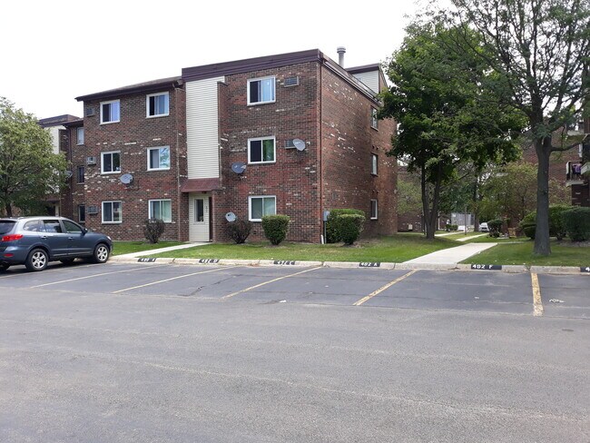 6 unidades, bonito y tranquilo edificio - 490 Pleasant Run Dr