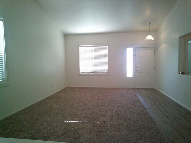 Building Photo - 6823 Slickrock Dr