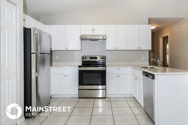 Building Photo - 1446 23rd Ave SW