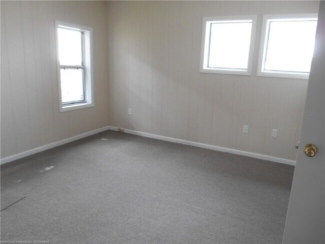 Building Photo - 154 W Center Ave