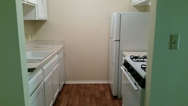 Foto del edificio - 10146 W Forest Home Ave