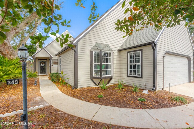 Building Photo - 349 Village Dr