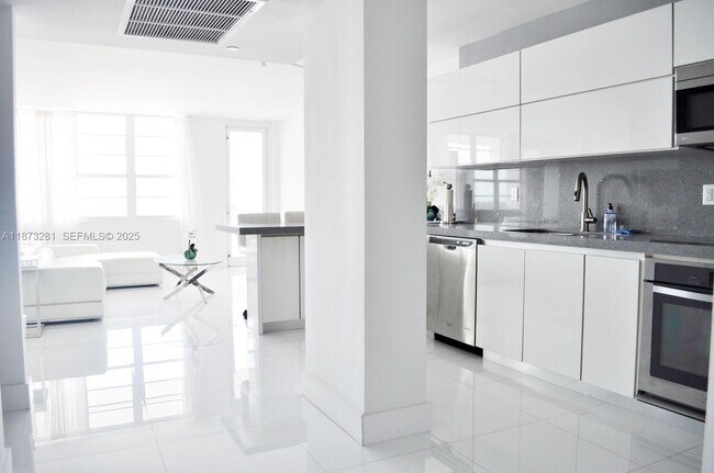 Foto del edificio - 100 Lincoln Rd