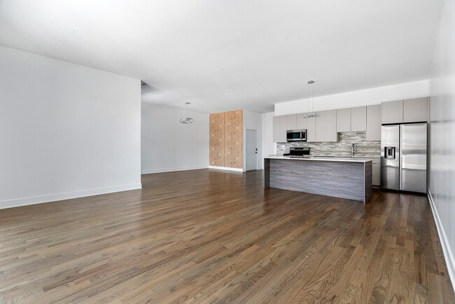 Building Photo - 3655 S Indiana Ave