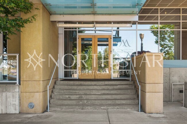 Foto del edificio - Modern Two Story River View Townhome