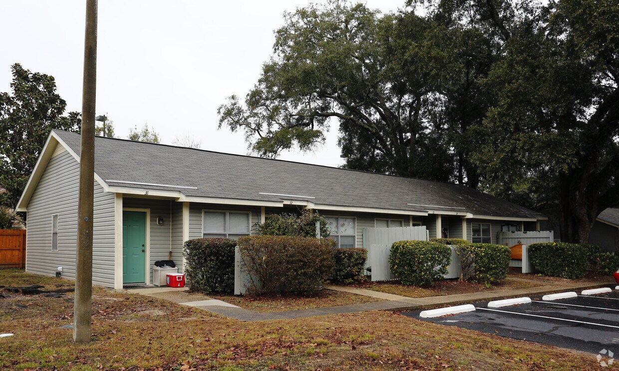 Foto del edificio - Regency Oaks Apartments