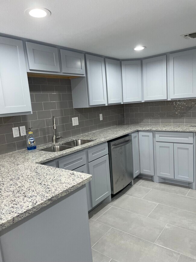 kitchen - 8310 Watchtower St