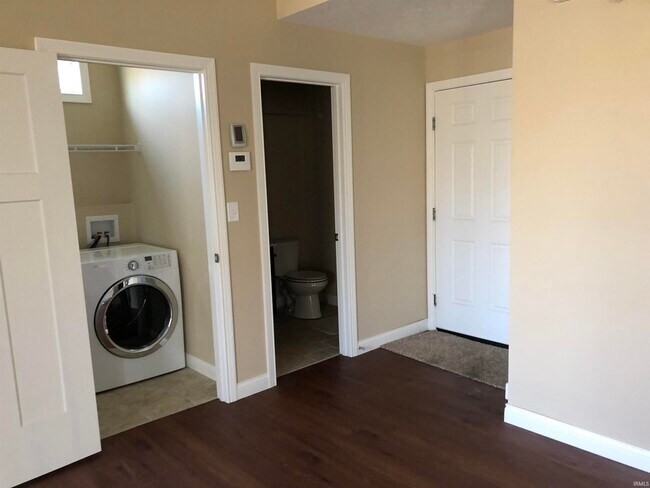 Building Photo - 2253 Sandpiper Ct N