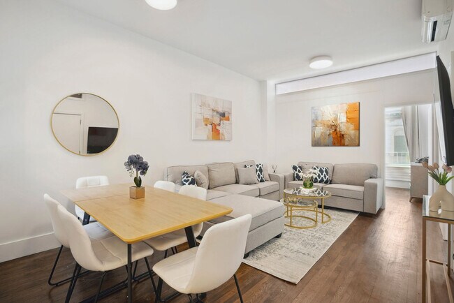 Foto del edificio - 125 E 83rd St
