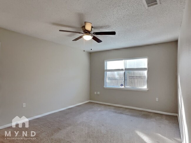 Building Photo - 9150 Park Trail