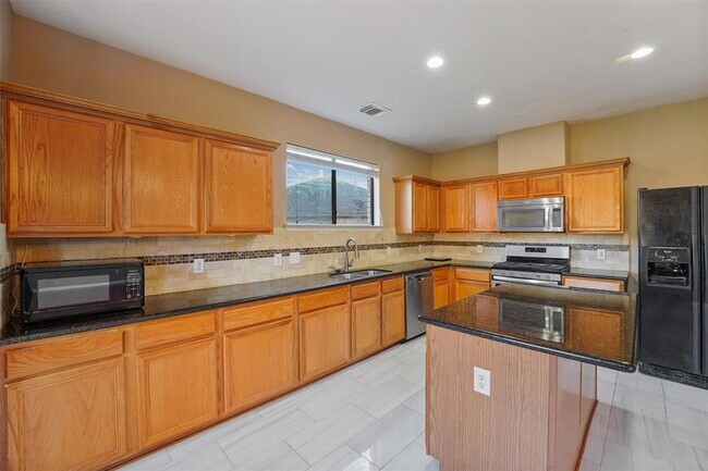 Building Photo - 2703 Manorfield Ct