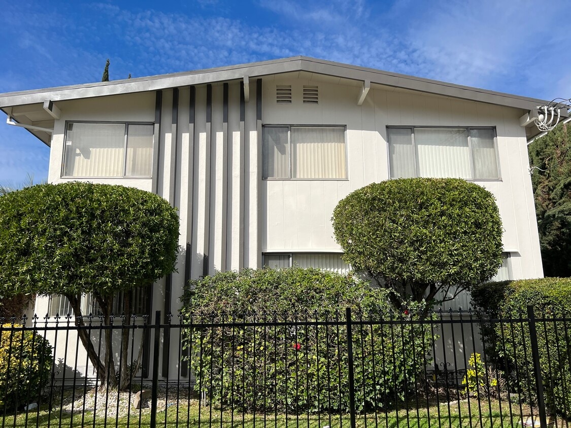 5017 Denny Ave Unit 4, North Hollywood, CA 91601 Apartments in North