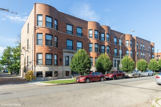 Building Photo - 120 E 57th St