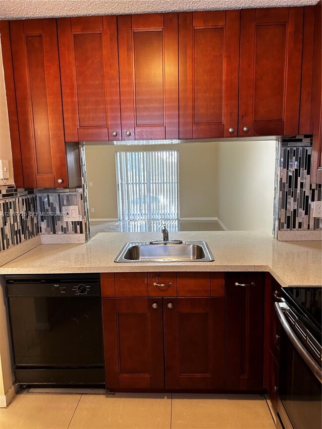 Foto del edificio - 713 NW 103rd Terrace
