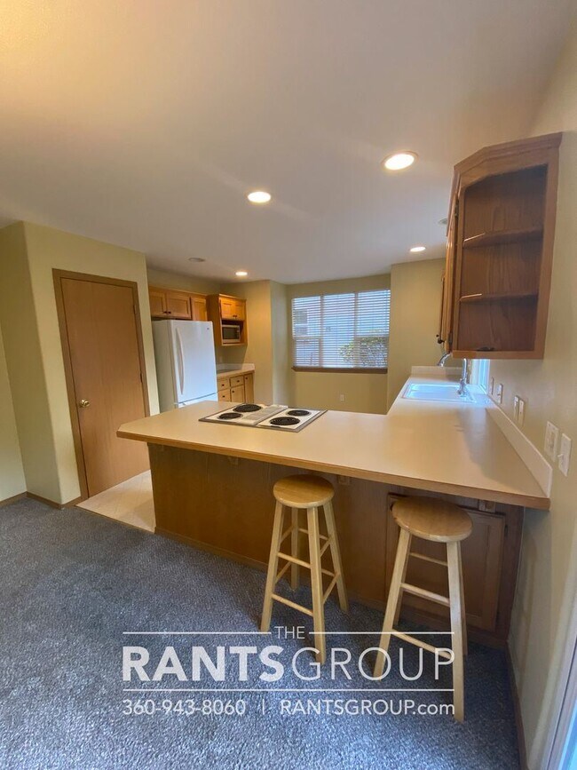 Building Photo - 3 br, 2.5 bath House - 3220 Horse Haven St SE