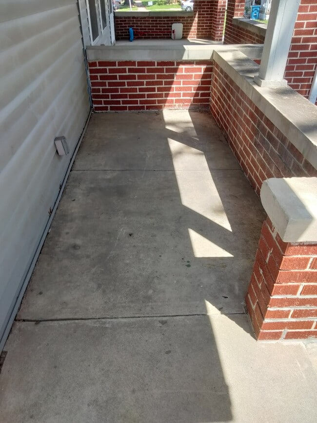 Front Porch - 2401 S Center St