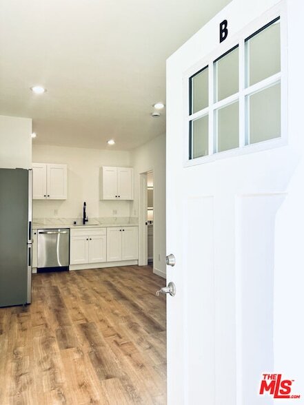 Foto del edificio - 938 W Glenoaks Blvd