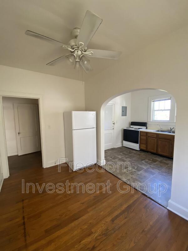 Foto del edificio - 129 Stanley Ave