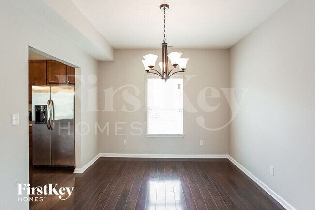 Foto del edificio - 1242 Littlefield Dr